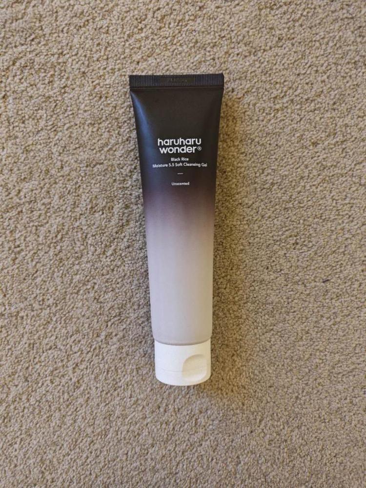 Black Rice Moisture 5.5 Soft Cleansing Gel